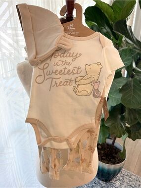 NWT Disney Winnie the Pooh Baby 3-Piece Set Size 6-9 Months Infant Clothing